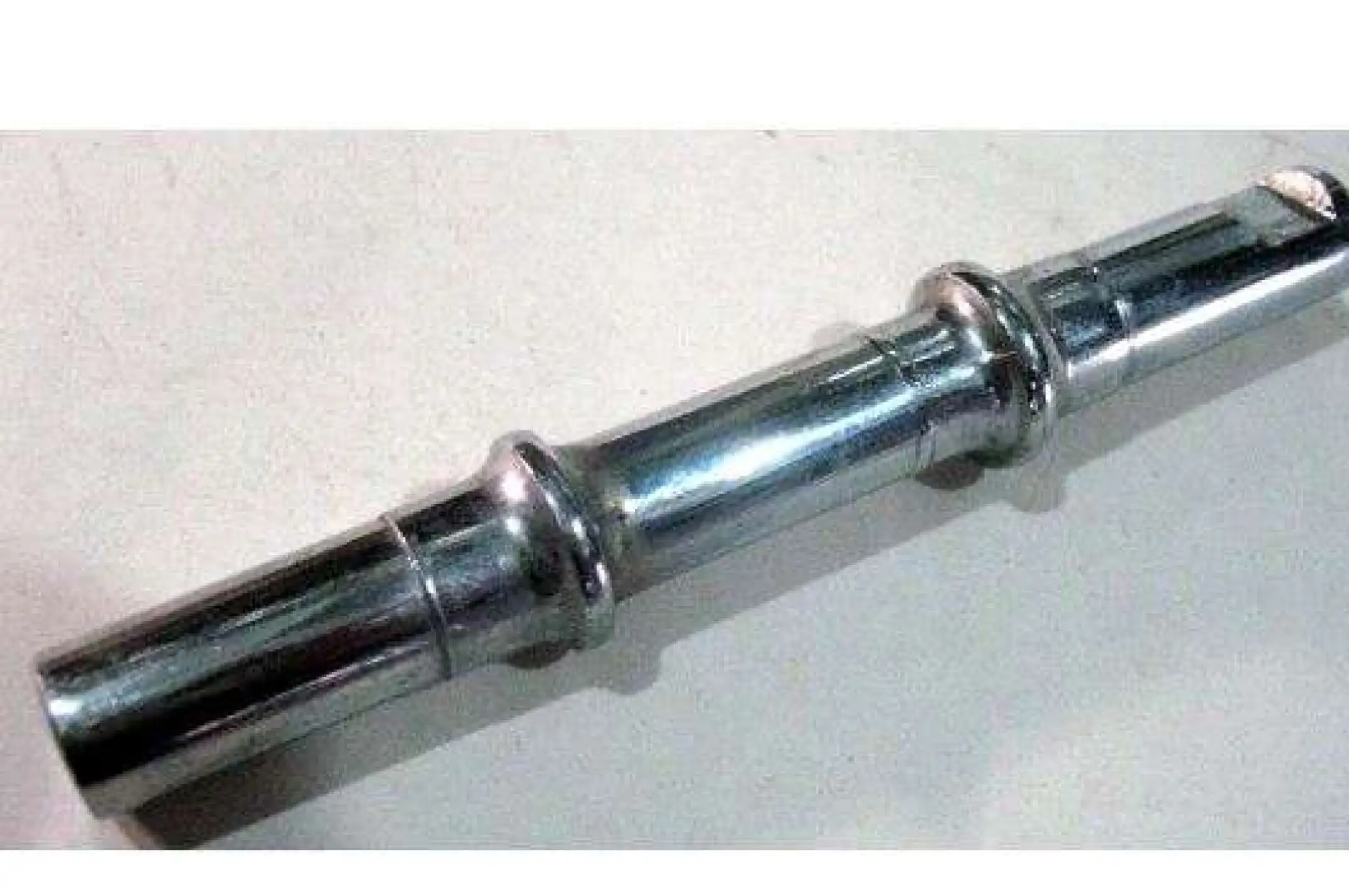 Ось каретки велосипедная   (клин, накат)   (L-145mm)   FM