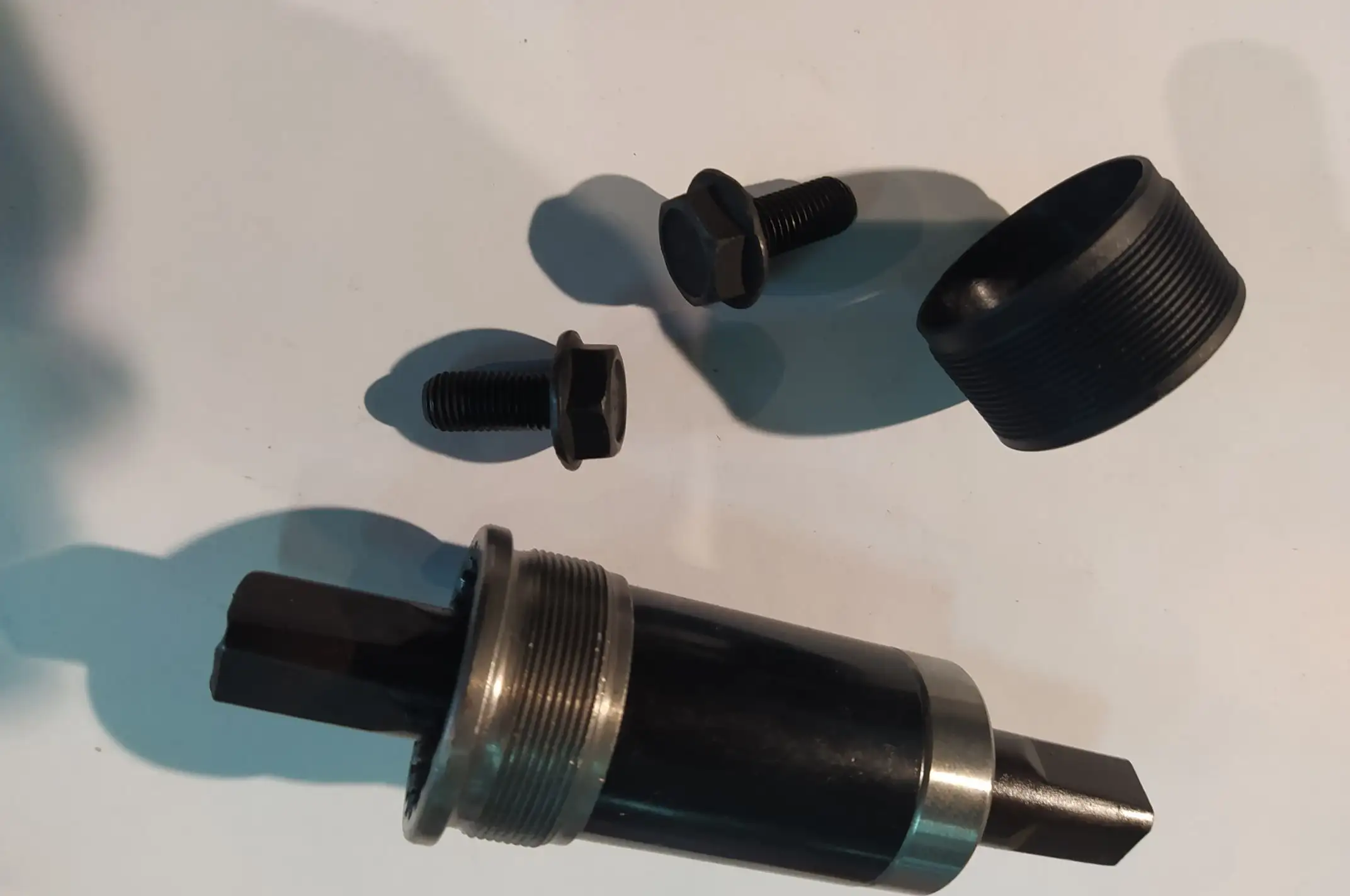 Каретка велосипедная неразборная   (квадрат)   (L-122.5mm)   (B910)   (Neco)   FM