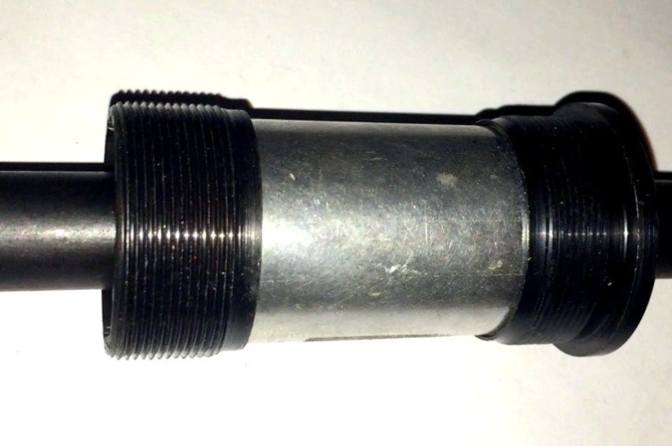 Каретка велосипедная   неразборная   (клин)   (L-145mm) VERE