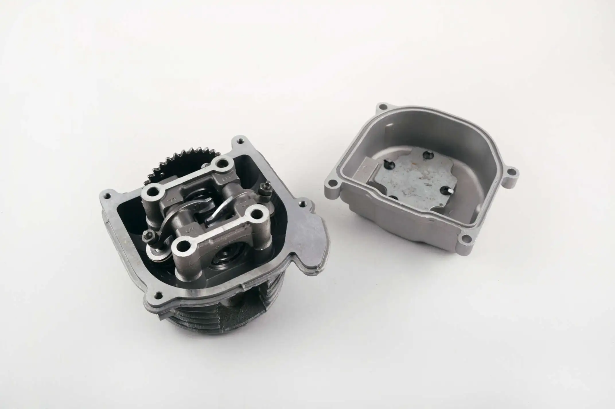 Головка цилиндра 4T GY6 50 (в сборе, +крышка) JH (mod:B)