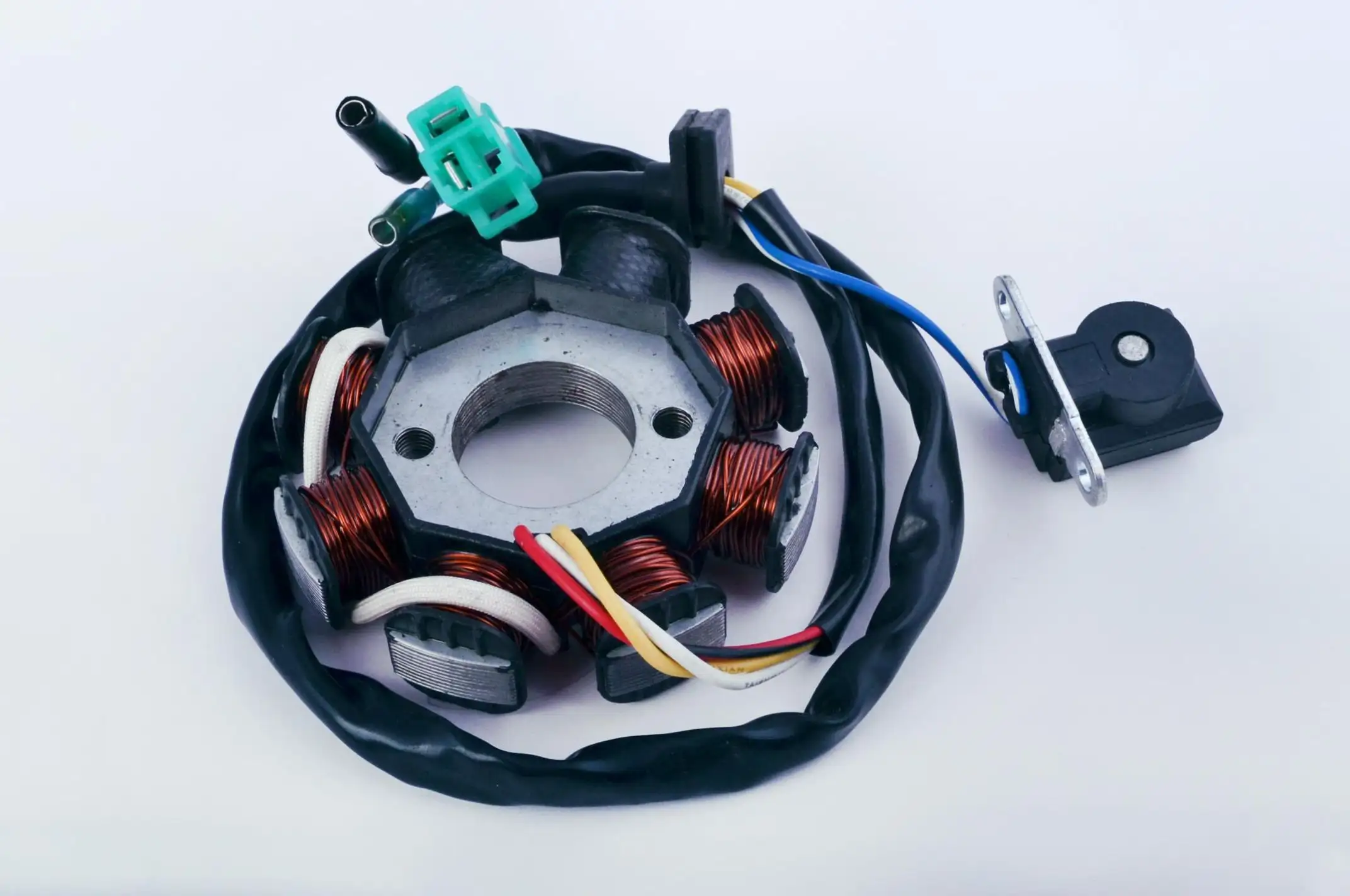 Статор генератора 4T GY6 50 (6+2 катушек, 4 контакта) SUNY