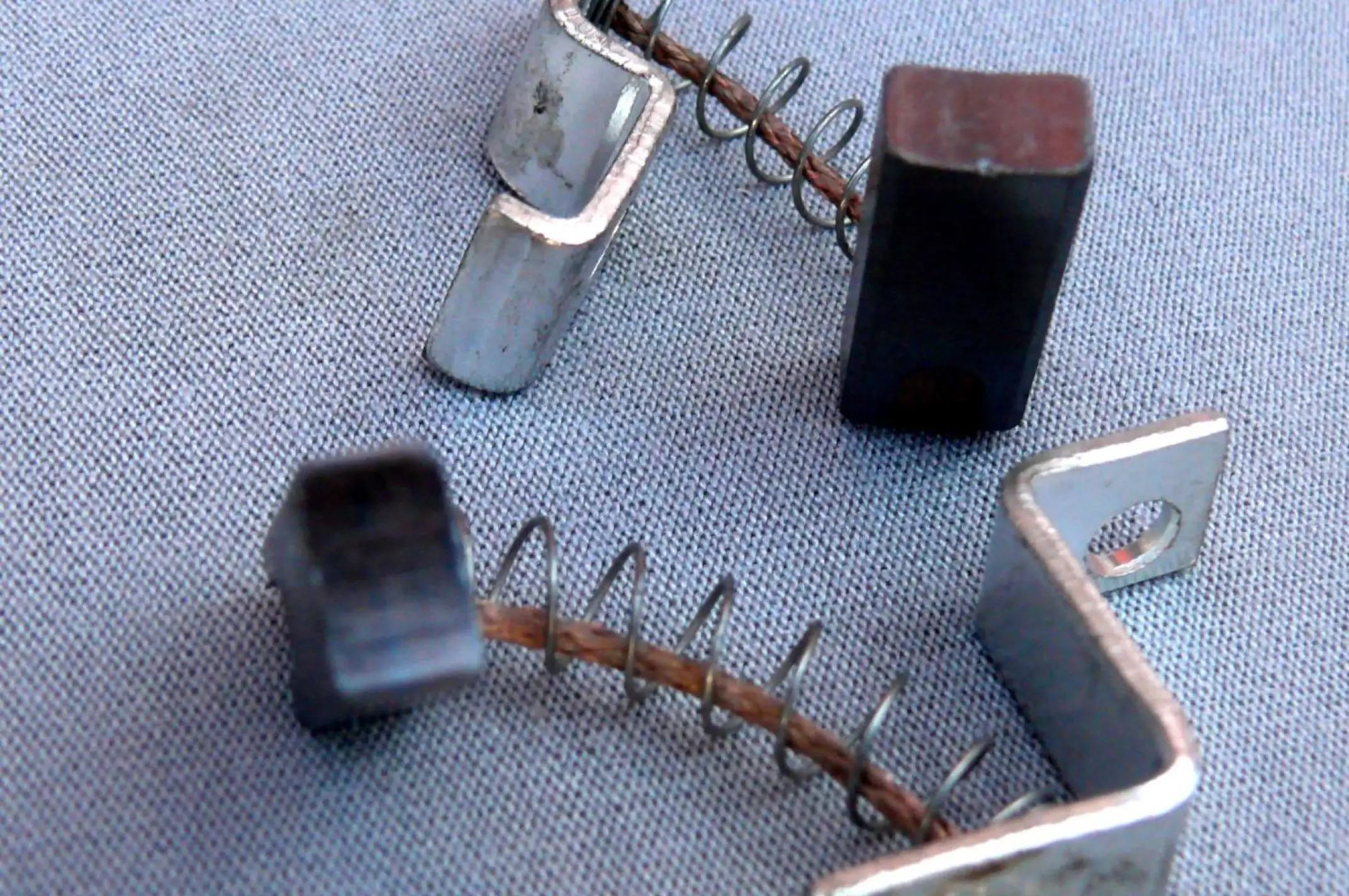 Щетки генератора (пара) МТ, ДНЕПР, УРАЛ 12V VDK