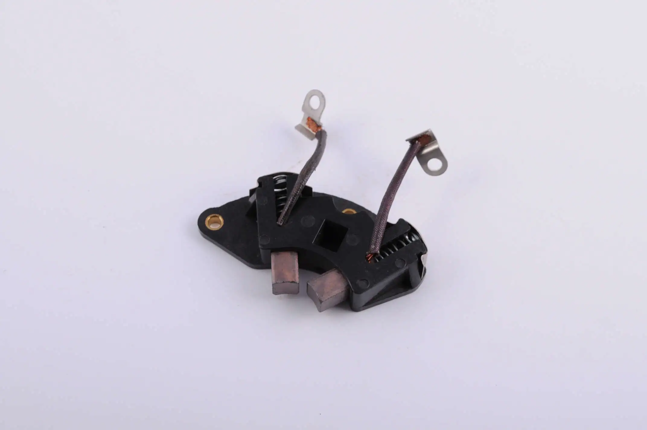 Щетки генератора ЯВА 6V (с щеткодержателем) SPARK (mod A)
