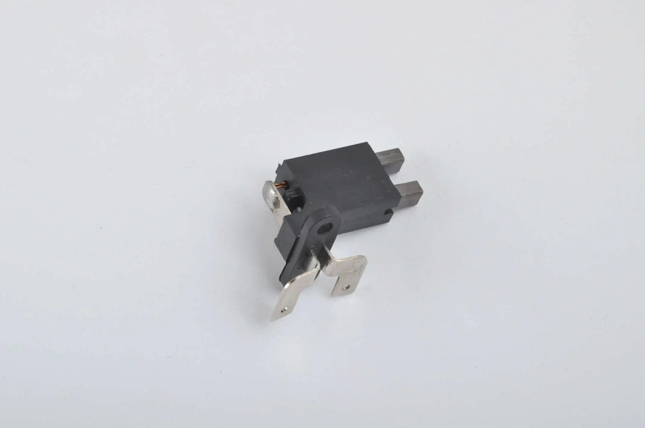 Щетки генератора ЯВА 12V (с щеткодержателем) SPARK (mod:B)