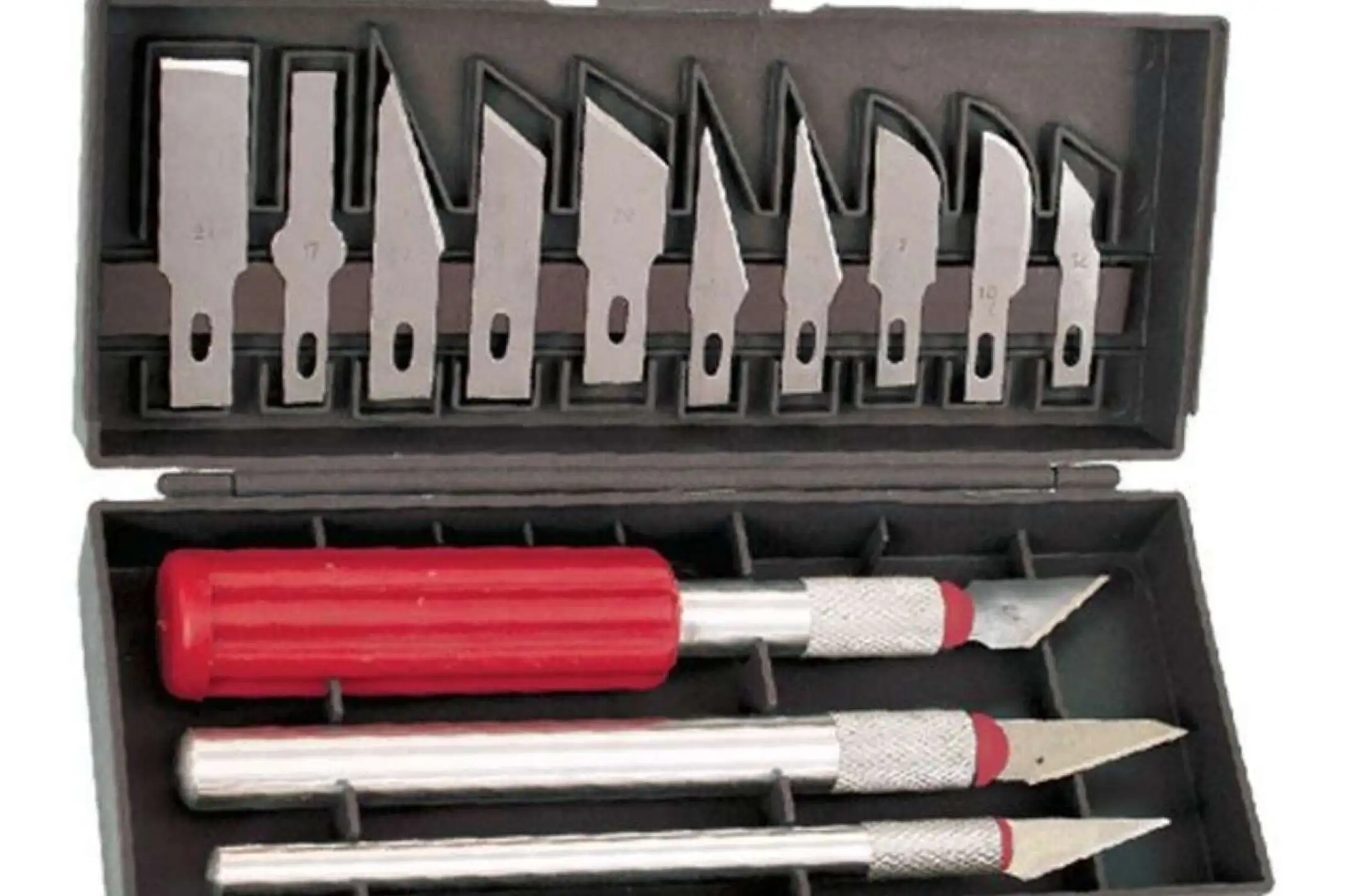 Набор скальпелей 13 шт. INTERTOOL