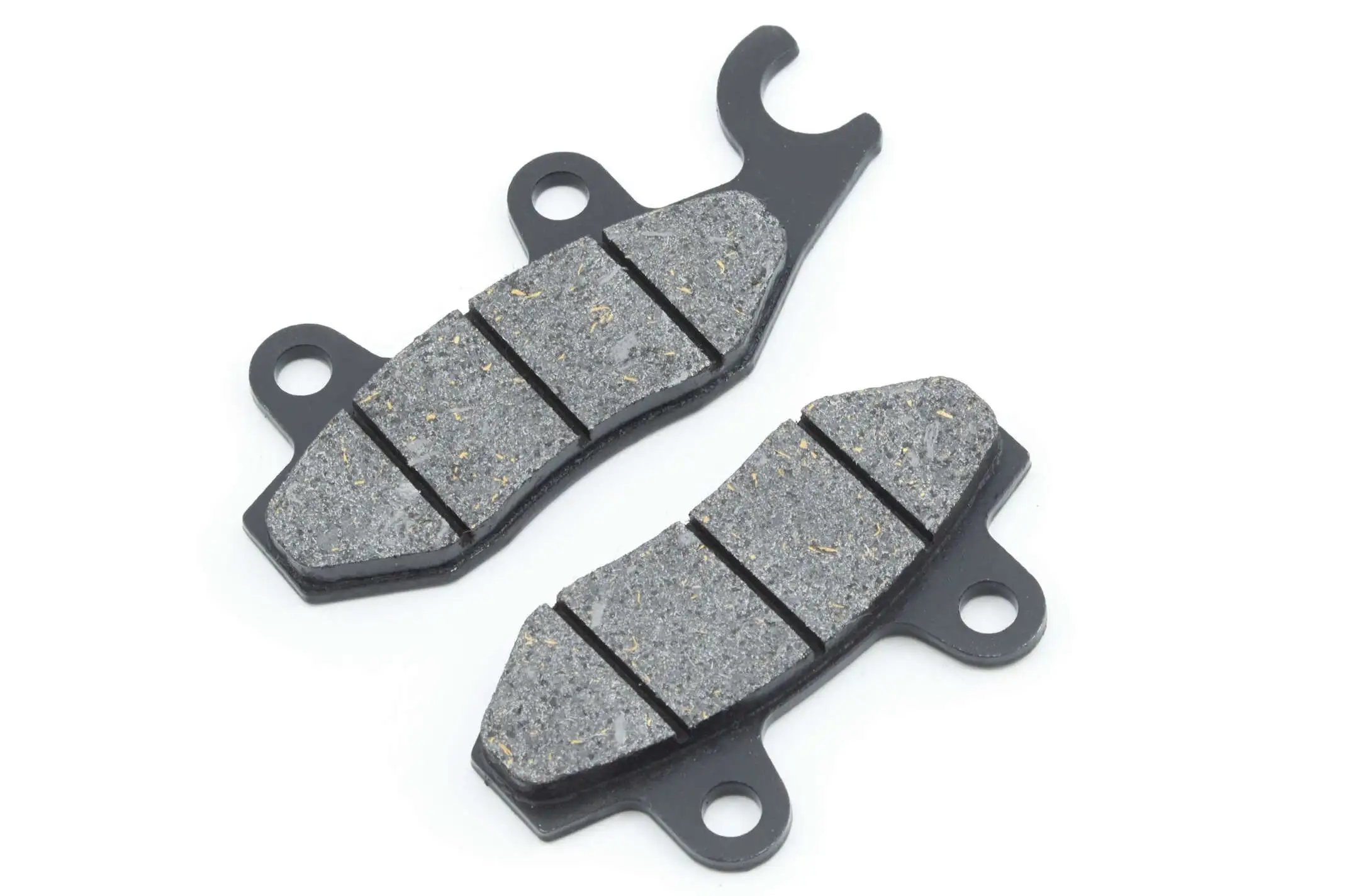 Колодки тормозные (диск) 4T GY6 50-150 (RACE/STORM, ухо в право, черные) ZUNA