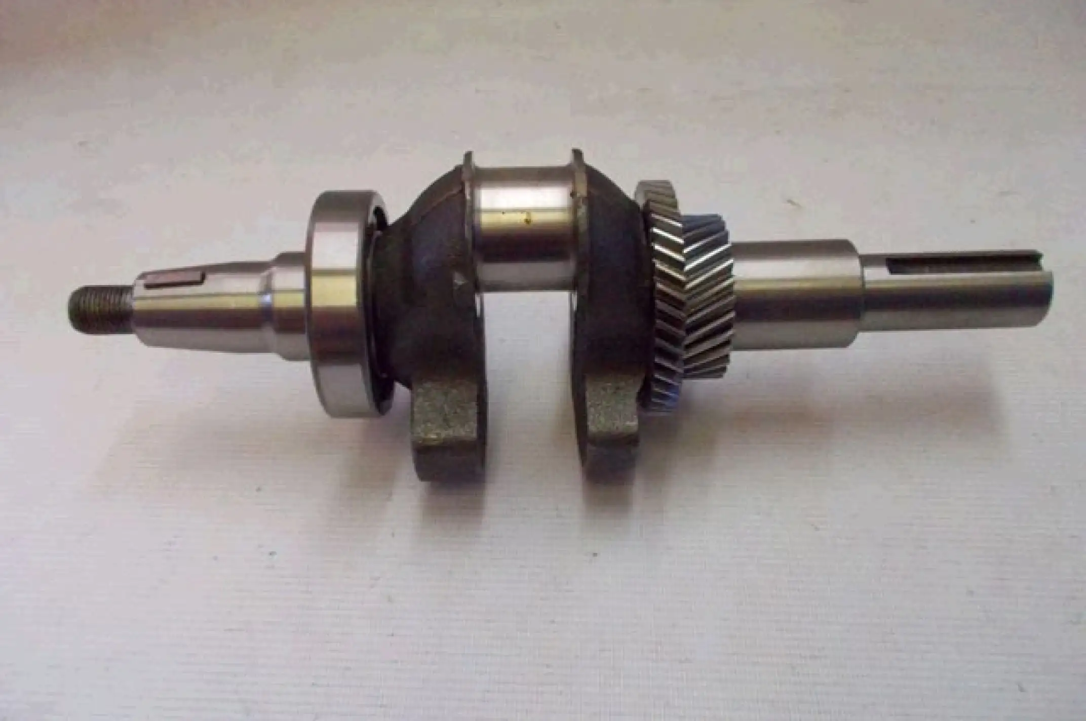 Коленвал   м/б   188F   (13Hp)   (под шпонку)   (c шестернями и подшипником)   BEST