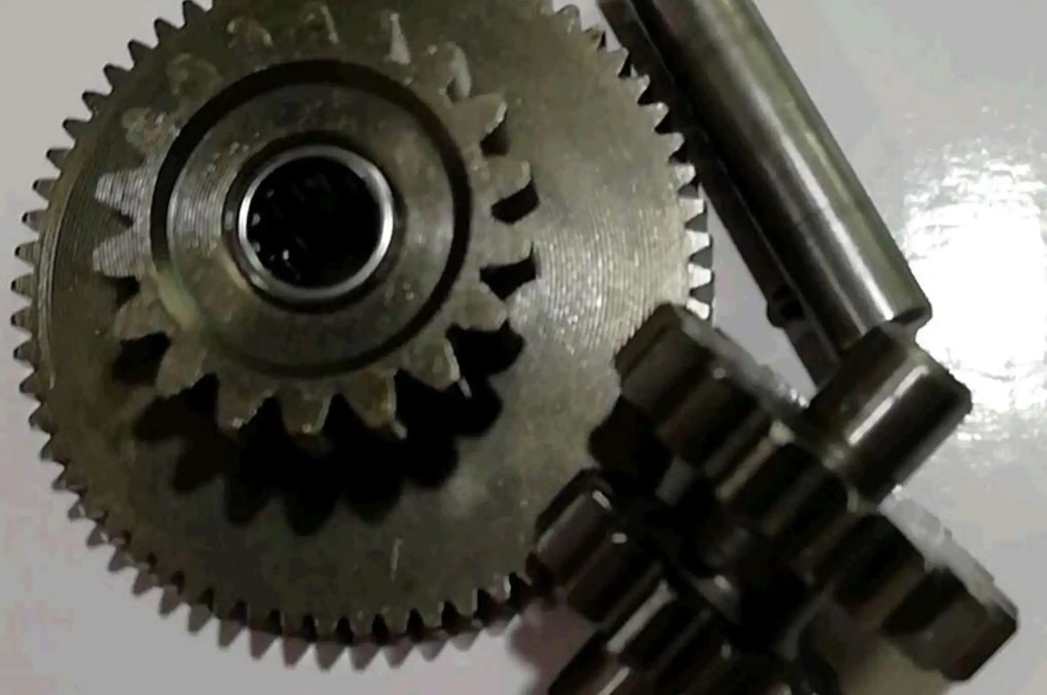 Шестерни КПП   4T CG125/150   (+вал)   JH