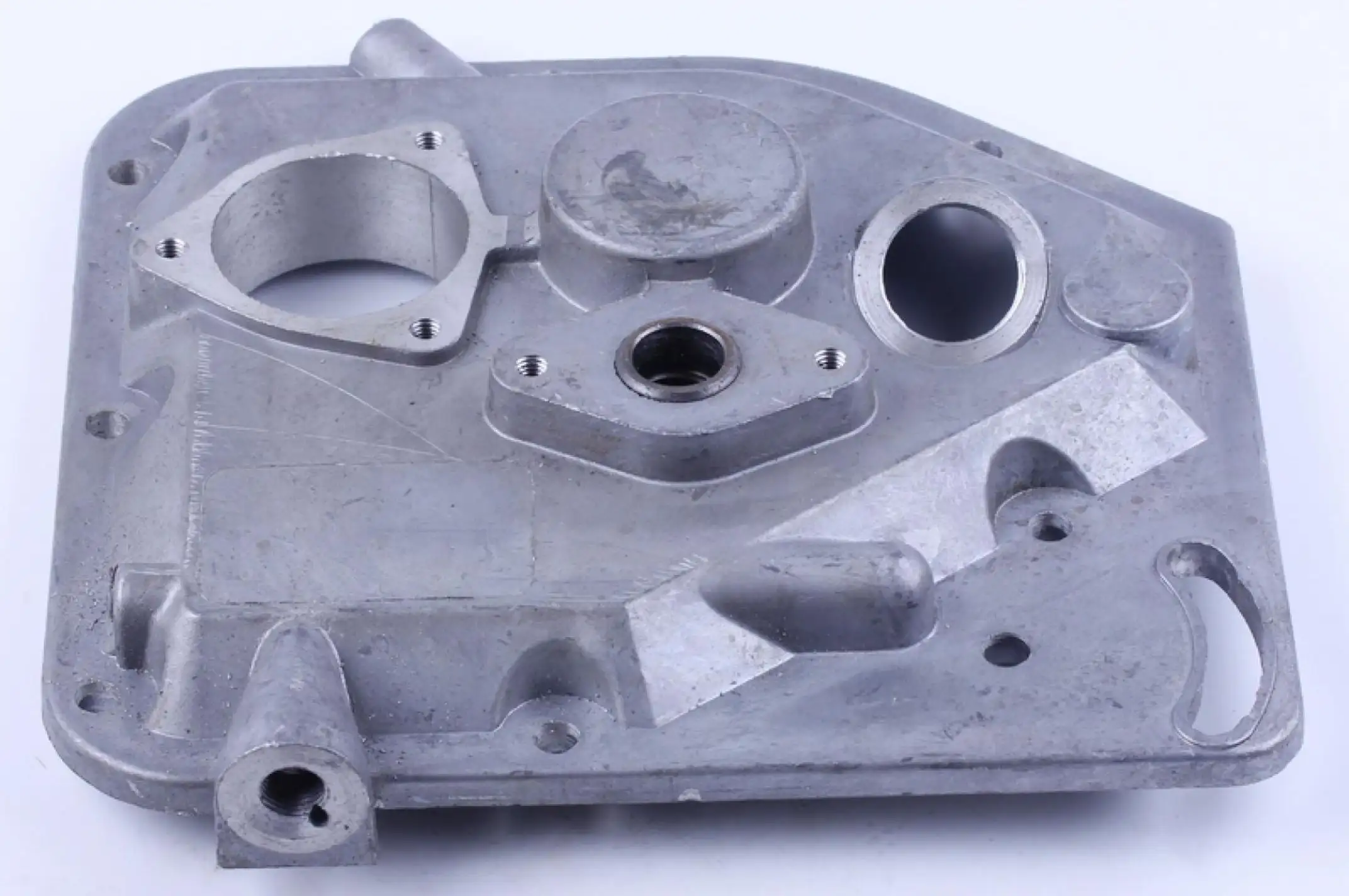 Крышка блока двигателя м/б   175N/180N   (7/9Hp)   (короткая)   AMG