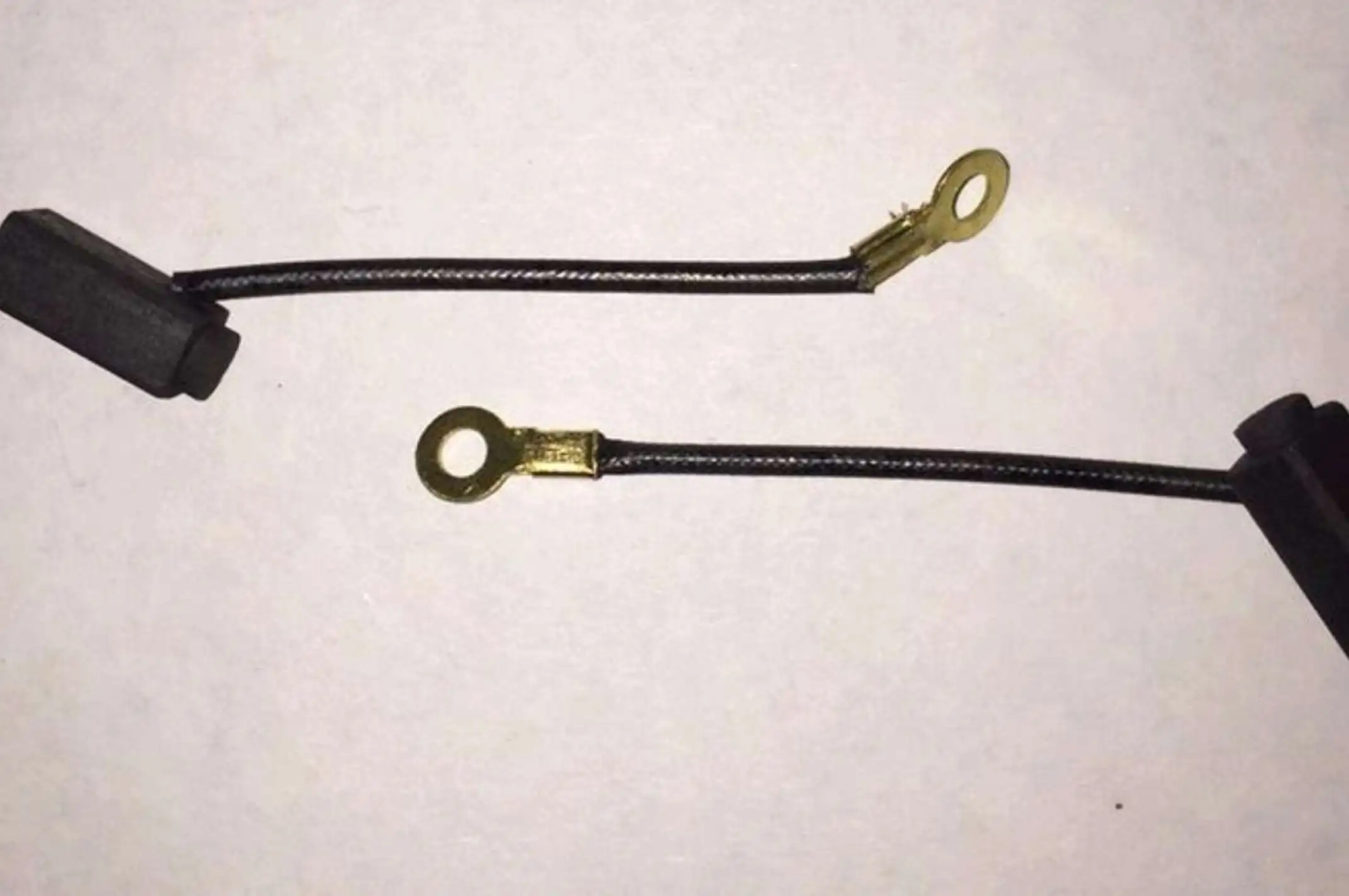 Щетки генератора   ИЖ 6V   (без пружины)   JING