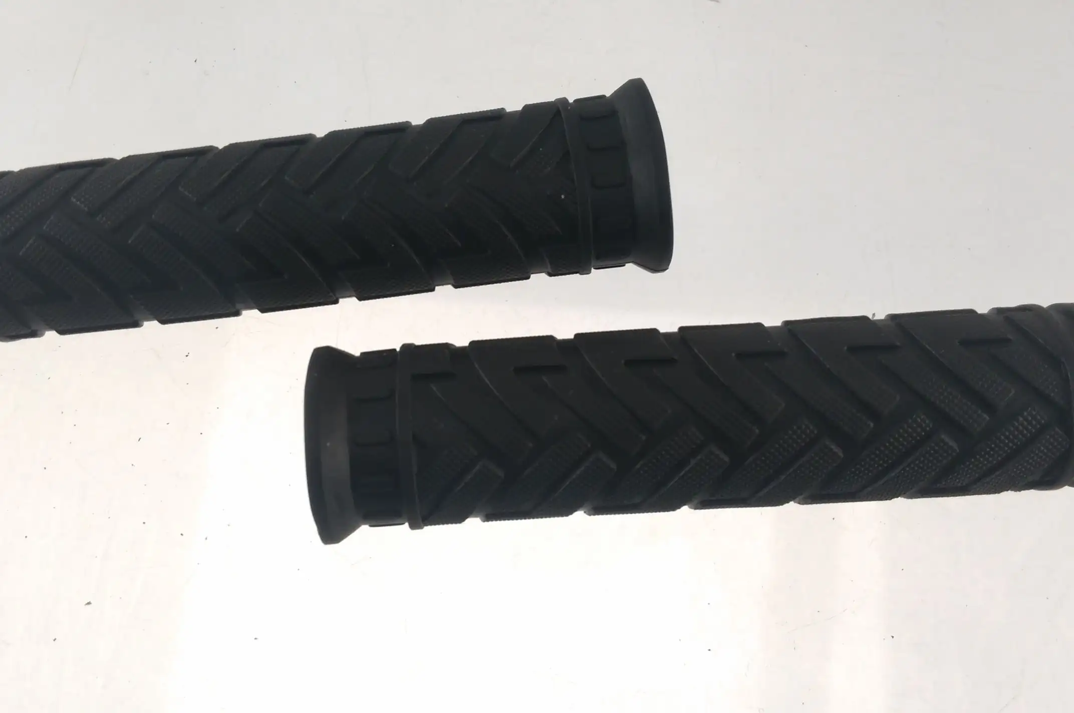 Грипсы (ручки руля) (резина) (SR-42) KL