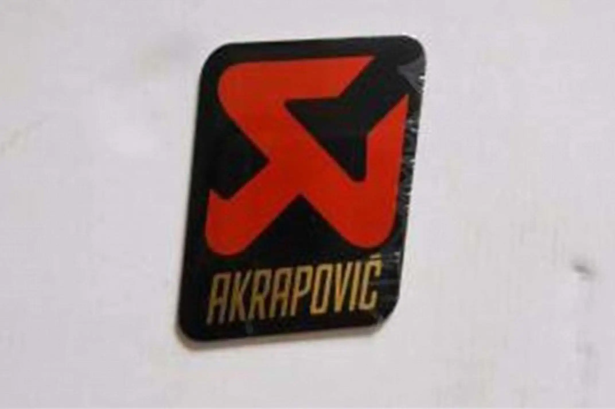 Наклейка на глушитель AKRAPOVIC (mod:2) 118