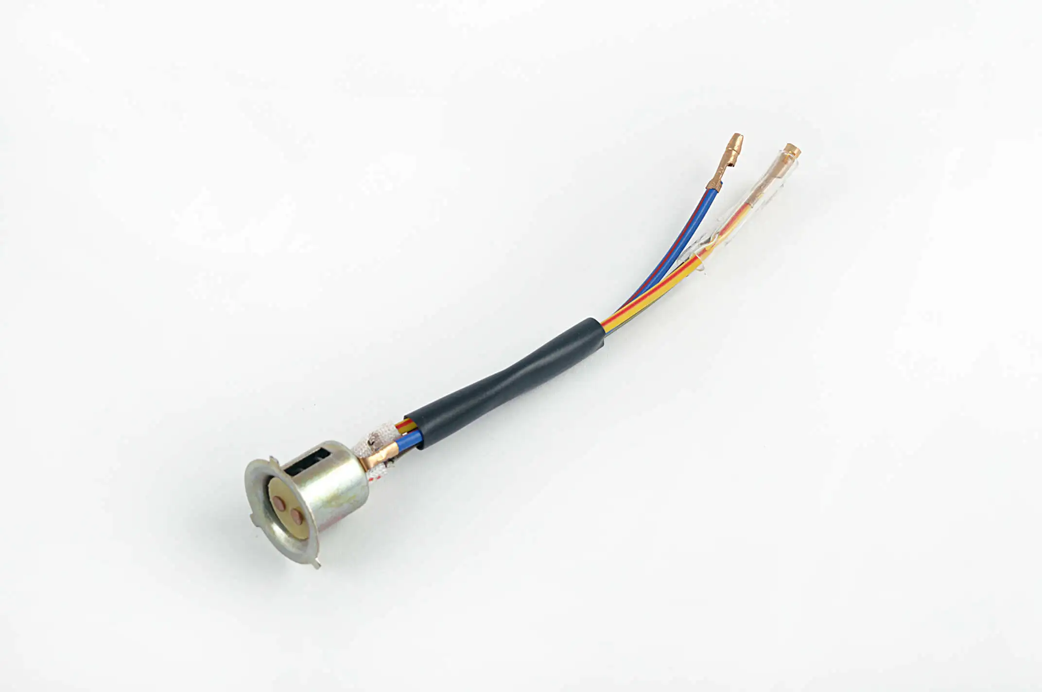 Патрон фары   P15D-25-3   (3 уса)   (mod:2)   FLASH-249