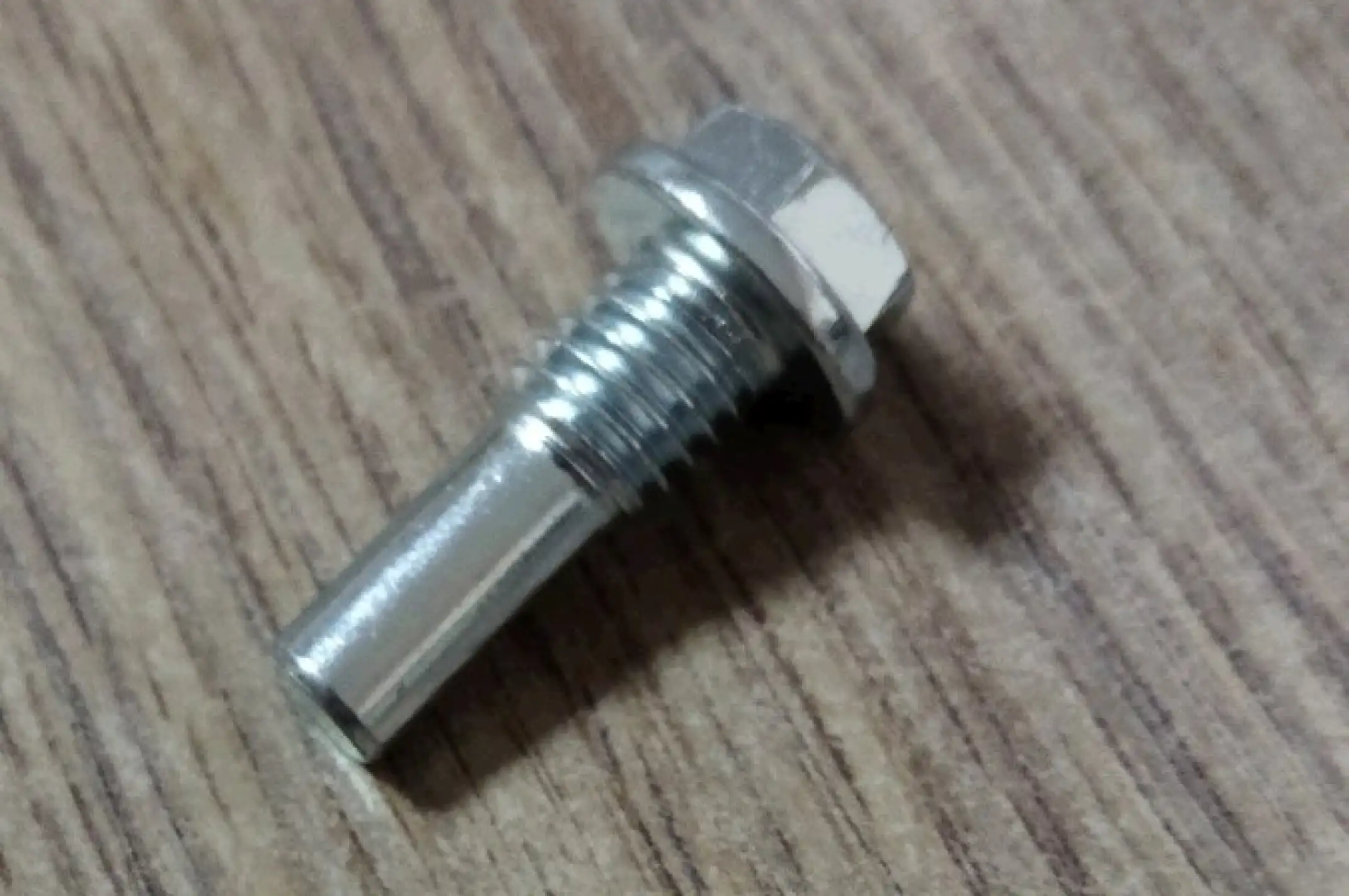 Болт крепления рычага натяжителя цепи Delta 70 (d-8mm, L-25mm) MOZBA