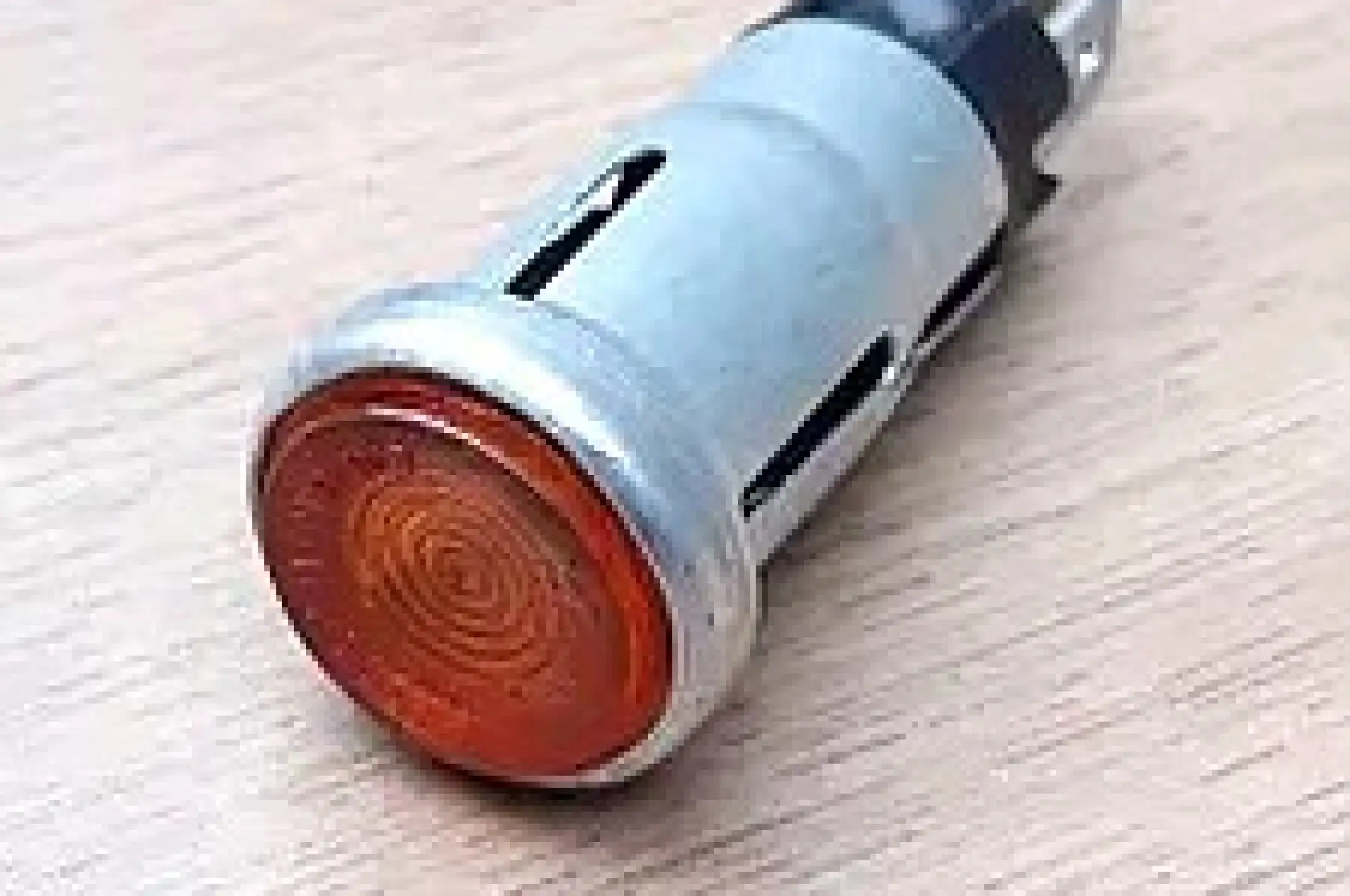 Глазки в панель приборов (красный с лампочкой) МТ, ДНЕПР, УРАЛ, К-750 VDK