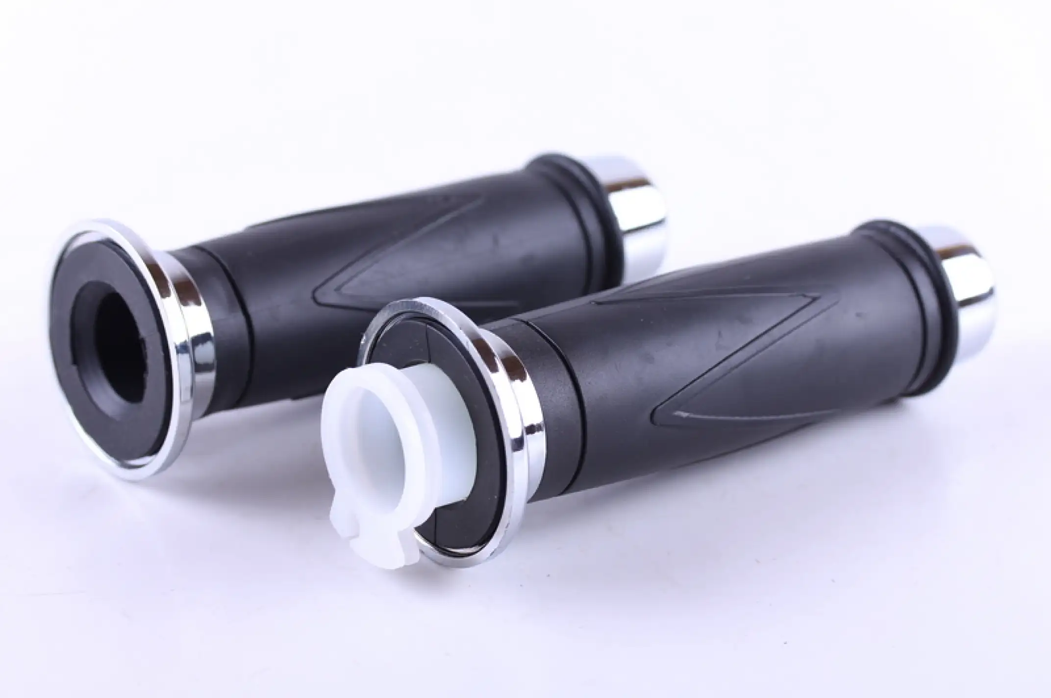 Ручки руля резиновые (mod: 9D, хром) AMG