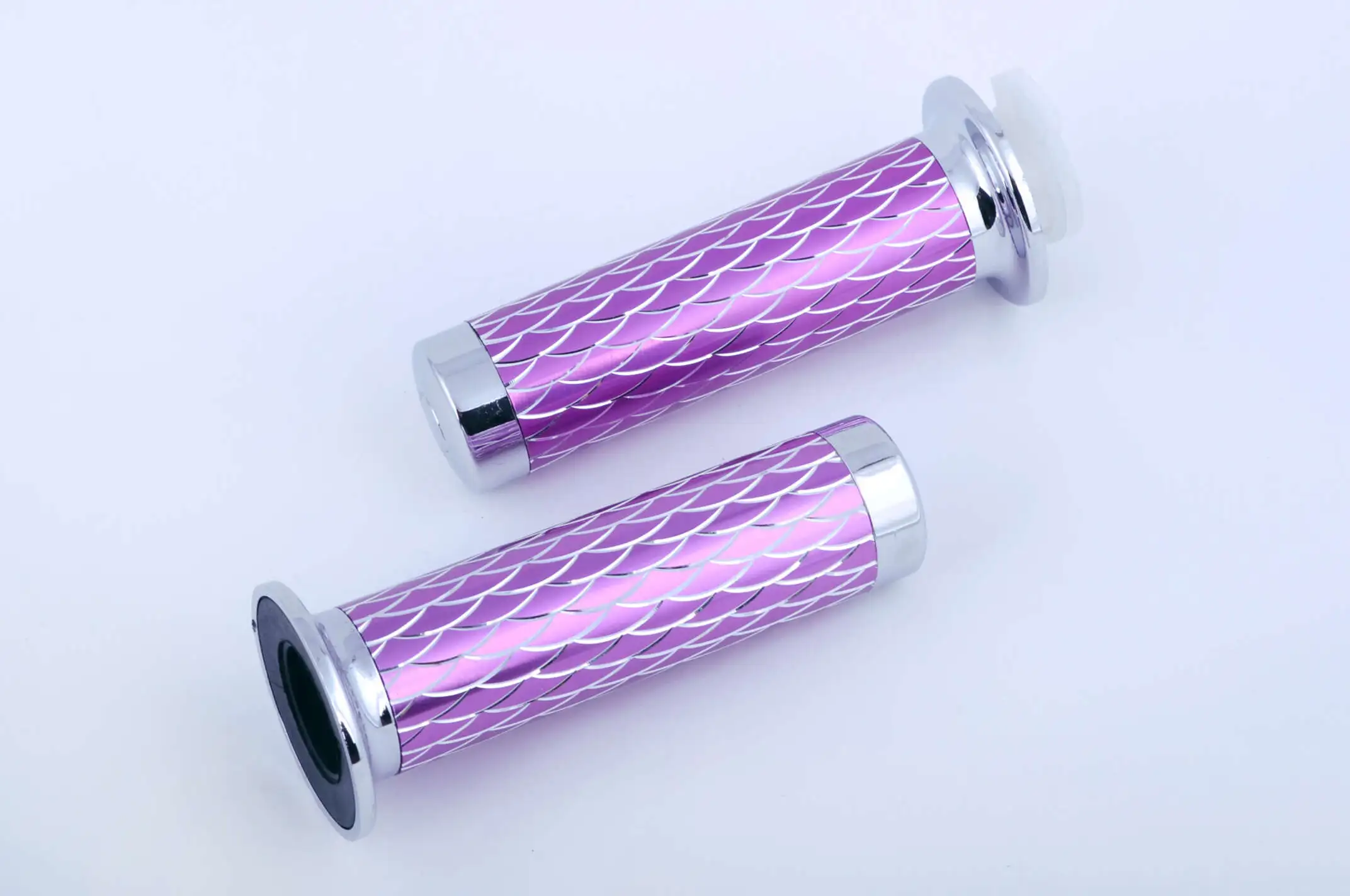 Ручки руля чешуя сиреневые (L-140mm, D-50mm) DVK