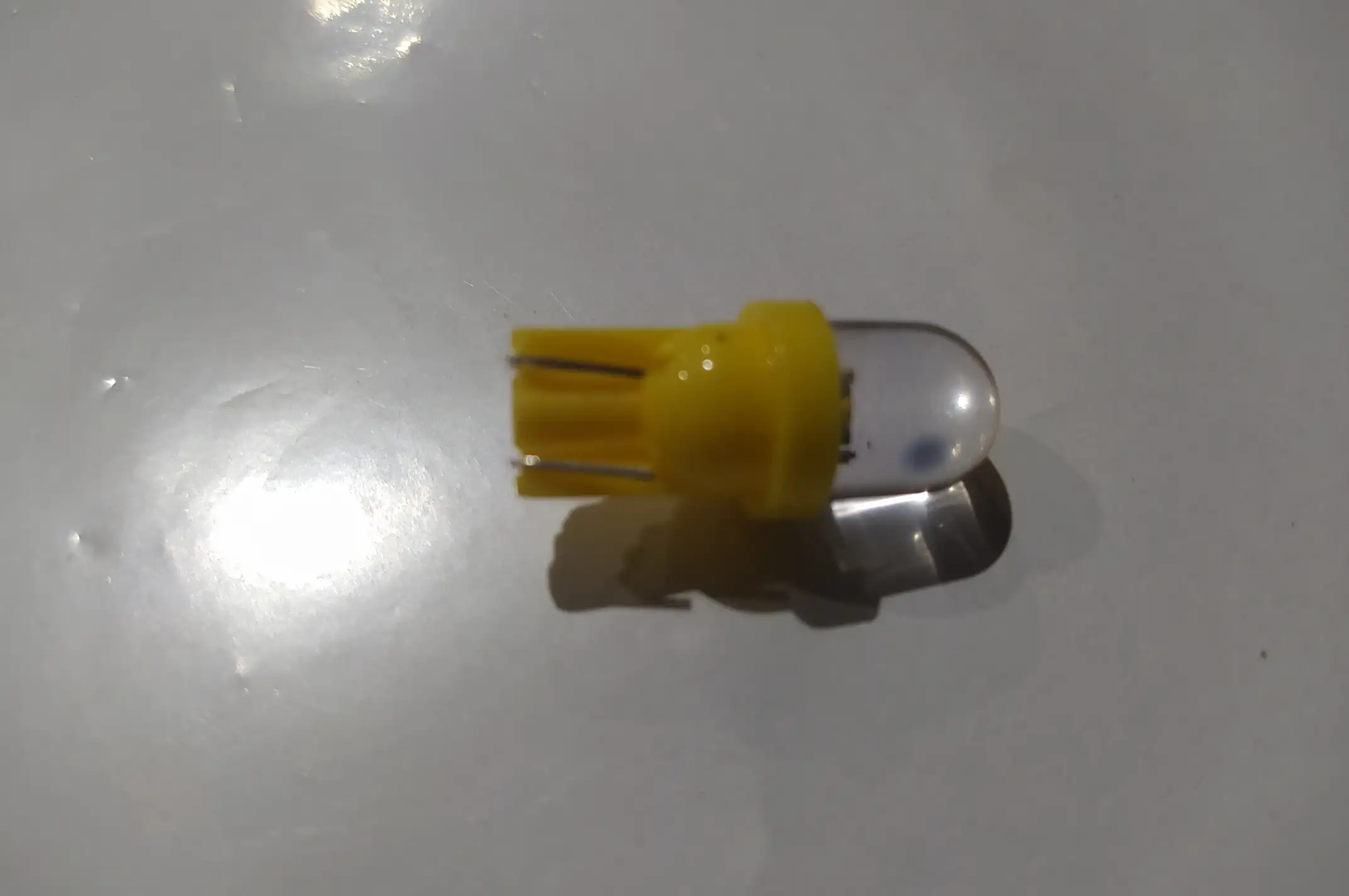 Лампа T10 (желтая, 1 кристалл)