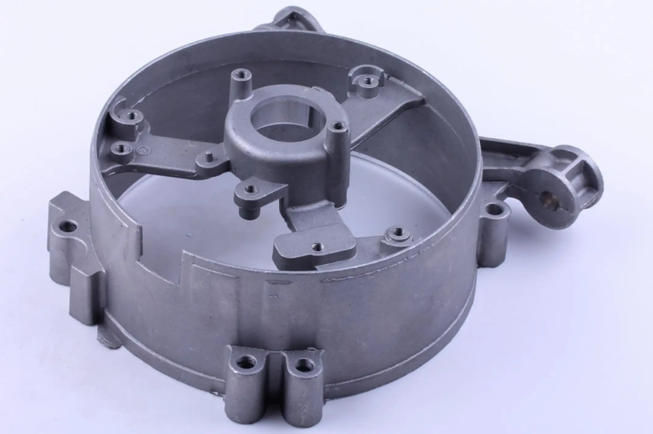 Крышка (левая) статора бензогенератора (Ø150mm, 1-2 кВт) AMG