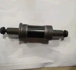 Каретка велосипедная неразборная   (квадрат)   (L-122mm)   YAT