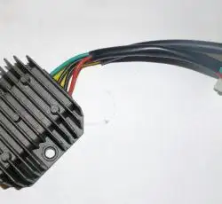 Реле зарядки   4T GY6 125/150   (6 проводов)   OLN