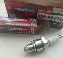 Свеча 3-х электродная   E6TJC   M14*1,25 12,7mm   (2T 50-150cc)   CHAMP